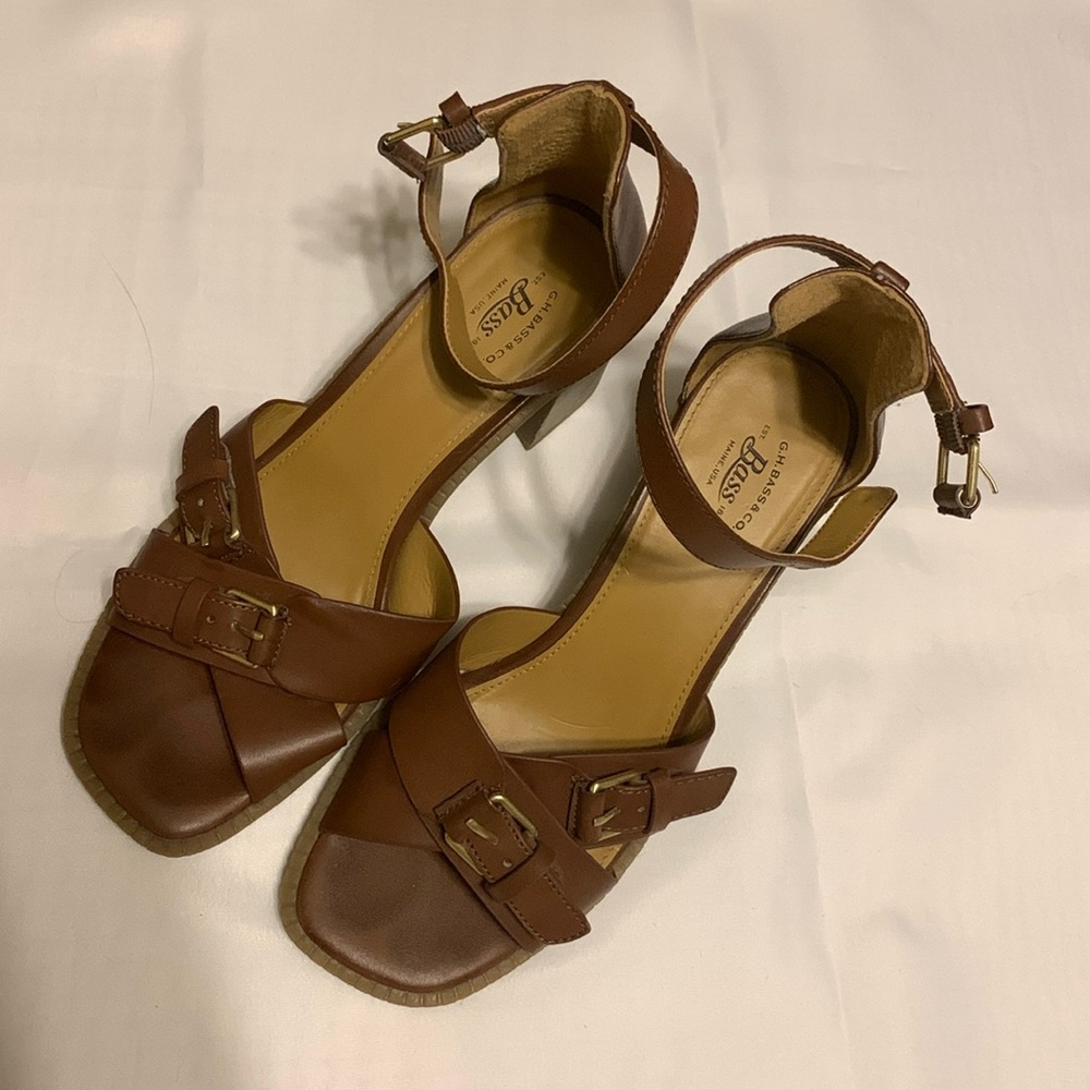 G.H. Bass & Co. Penelope Ankle strap block heel sandals with gold buckles